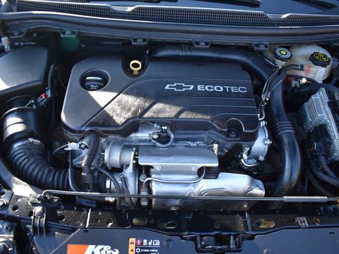 Used 2018 Chevrolet Cruze Premier image 33