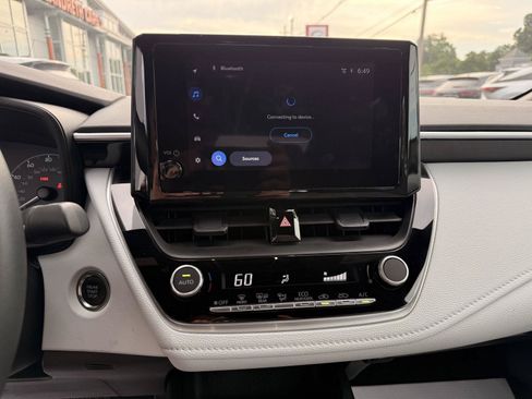 Used 2025 Toyota Corolla SE FWD image 35