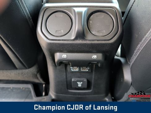 Used 2018 Jeep Wrangler Unlimited Sahara AWD/4WD image 25