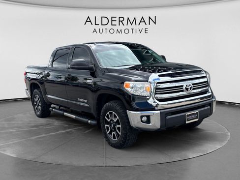 Used 2017 Toyota Tundra SR5 w/ TRD Off Road Package AWD/4WD image 7