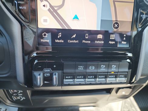 New 2026 RAM 5500 4x4 Crew Cab image 4