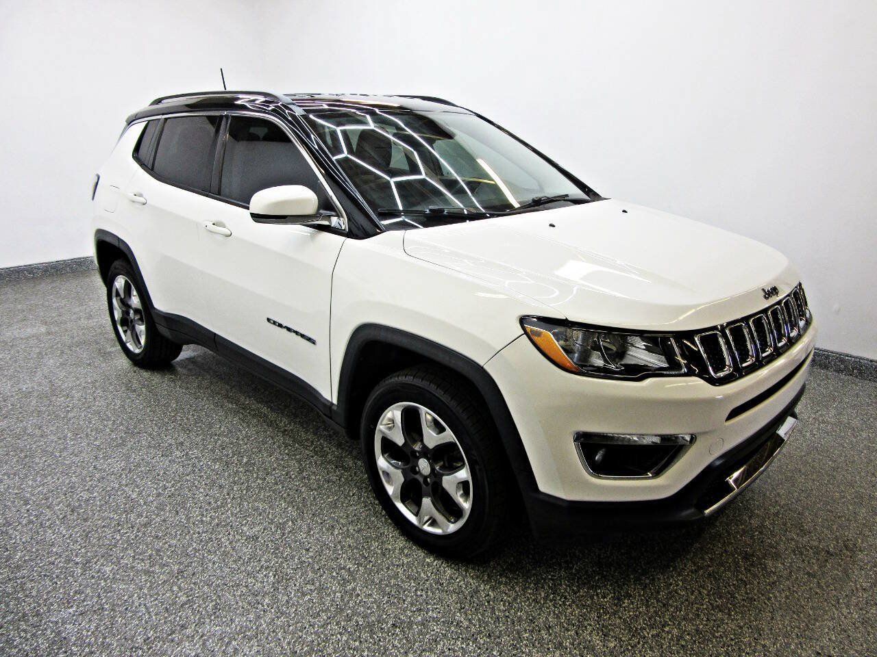 Used 2018 Jeep Compass Limited w/ Navigation Group AWD/4WD image 3