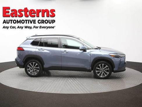 Used 2022 Toyota Corolla Cross XLE w/ Convenience Package AWD/4WD image 46