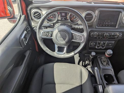 Used 2018 Jeep Wrangler Unlimited Sahara image 16