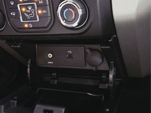 Used 2013 Ford F150 XLT w/ Luxury Equipment Group AWD/4WD image 28