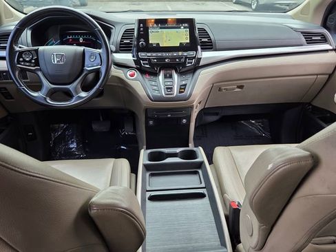 Used 2018 Honda Odyssey Touring image 12