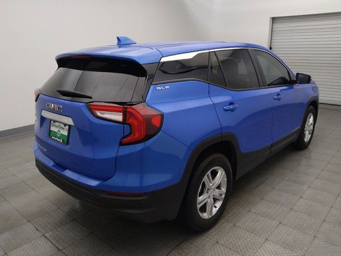 Used 2024 GMC Terrain SLE FWD image 9