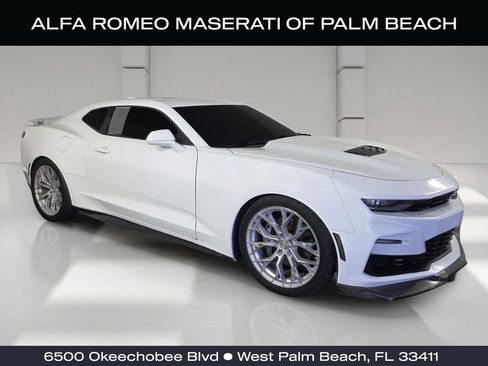 Used 2020 Chevrolet Camaro SS RWD image 1