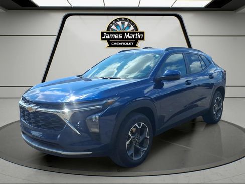 Certified 2024 Chevrolet Trax LT FWD image 1