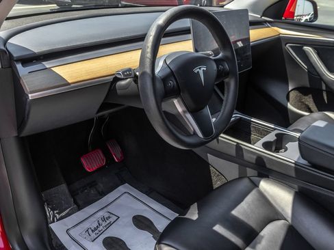 Used 2022 Tesla Model Y Long Range AWD/4WD image 14