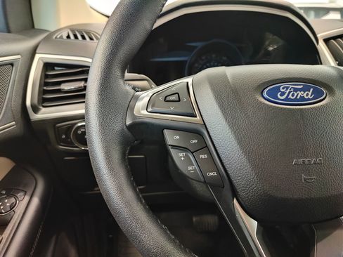 Used 2024 Ford Edge SEL AWD/4WD image 17