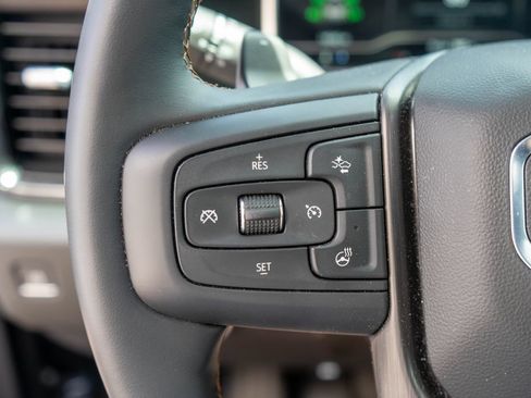 Used 2025 GMC Sierra 1500 AT4 w/ Technology Package AWD/4WD image 19