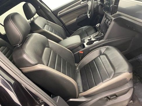 Used 2021 Volkswagen Atlas Cross Sport SEL image 32
