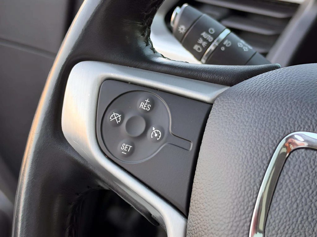 Used 2020 GMC Acadia SLT FWD image 23