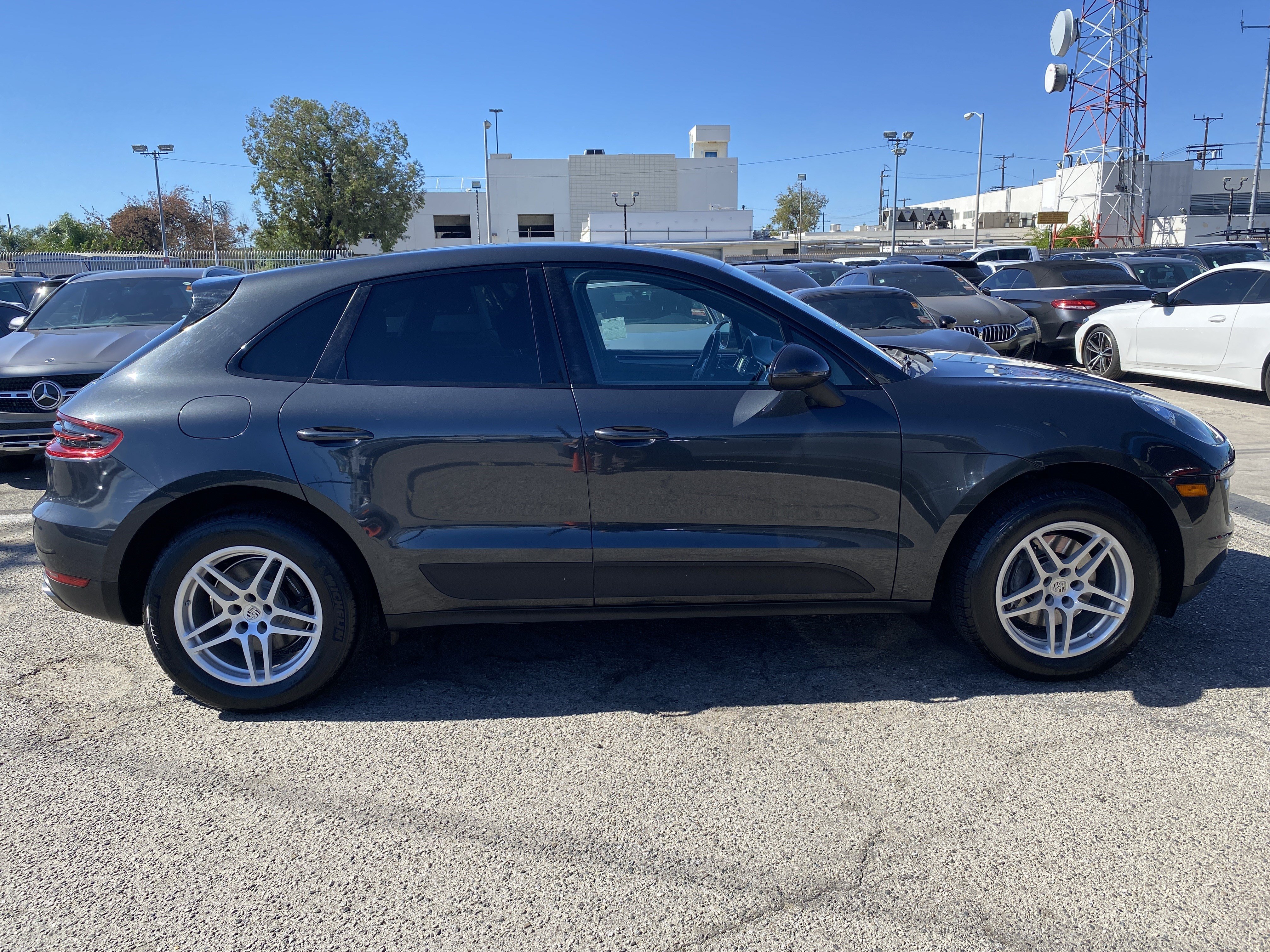 Used 2017 Porsche Macan AWD/4WD image 9