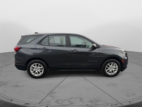 Used 2022 Chevrolet Equinox LS AWD/4WD image 10
