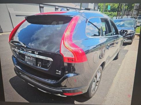 Used 2017 Volvo XC60 T6 Dynamic w/ Climate Package AWD/4WD image 3