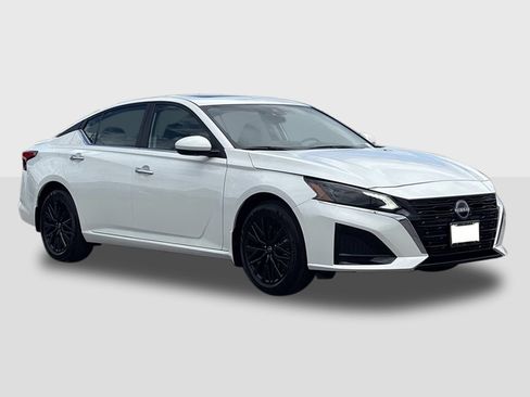 New 2025 Nissan Altima 2.5 SV w/ SV Special Edition Package image 5