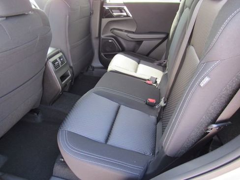 New 2026 Mitsubishi Outlander ES FWD image 15
