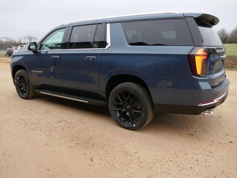 New 2026 Chevrolet Suburban Premier w/ Sun And Tow Package AWD/4WD image 6