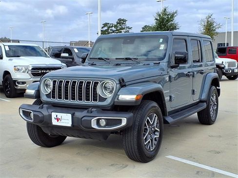 Used 2024 Jeep Wrangler Sahara image 9