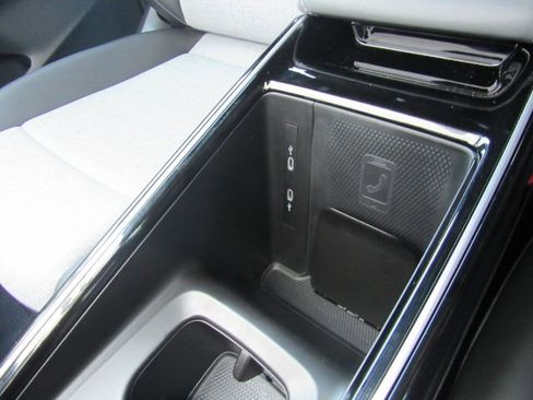 Used 2023 Volkswagen ID.4 Pro image 47