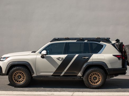 Used 2024 Lexus LX 600 F Sport AWD/4WD image 7