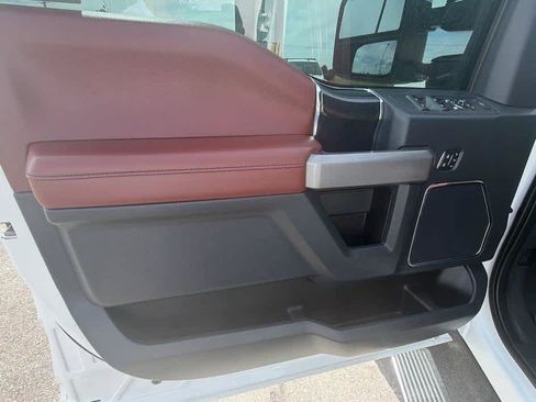 Used 2022 Ford F350 Platinum AWD/4WD image 9