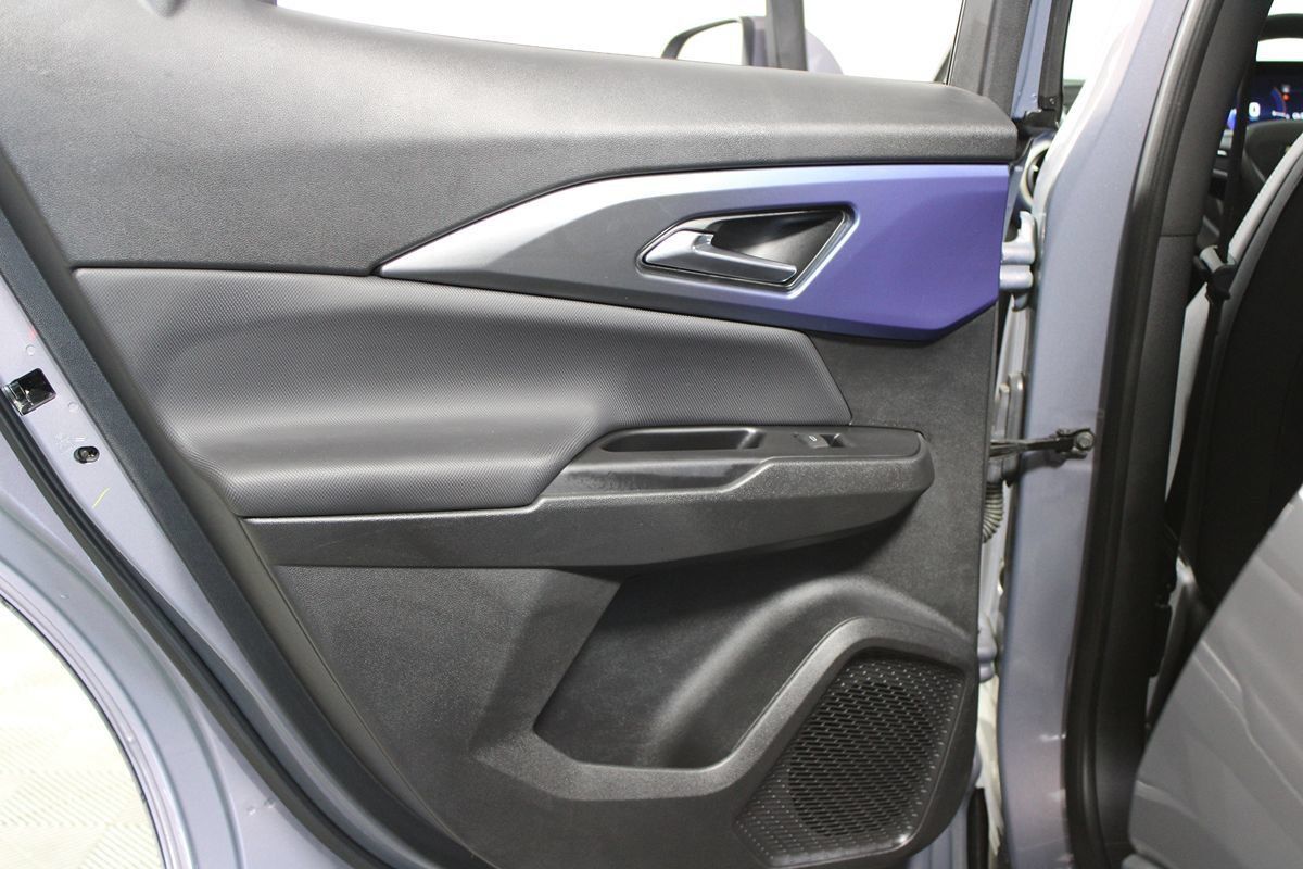 Used 2024 Chevrolet Equinox EV LT w/ LPO, All-Weather Mat Package FWD image 30