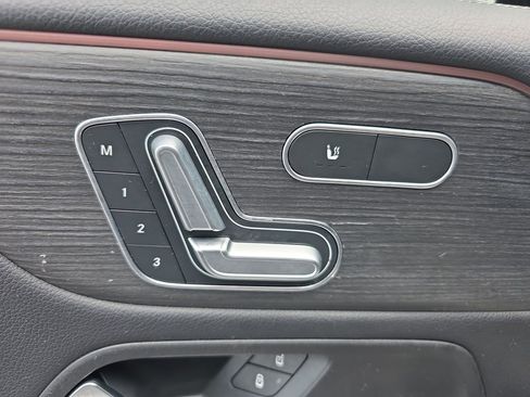 Used 2023 Mercedes-Benz GLB 250 image 11