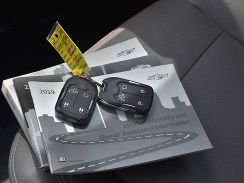 Used 2019 Chevrolet Silverado 1500 LTZ w/ LTZ Convenience Package RWD image 25