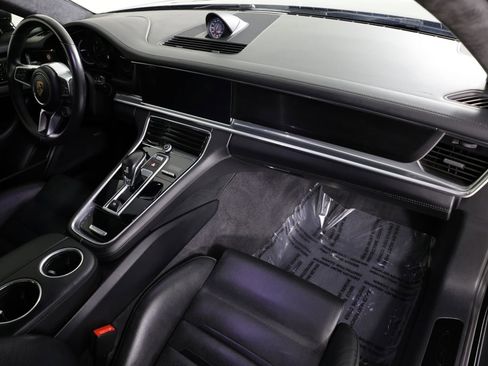Used 2020 Porsche Panamera GTS image 31