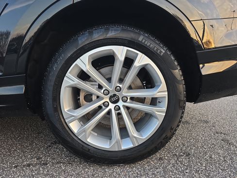 Certified 2025 Audi Q7 2.0T Premium w/ Convenience Package image 32