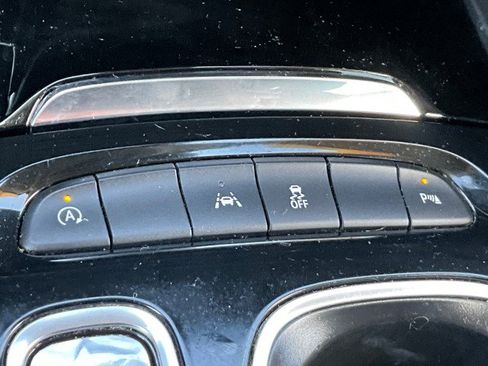 Used 2021 Buick Envision Essence w/ Sport Touring Package FWD image 26