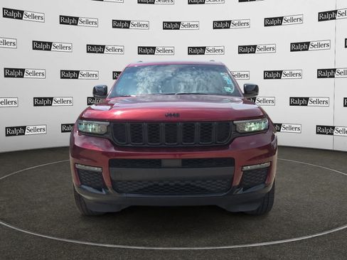 Used 2022 Jeep Grand Cherokee L Limited w/ Black Appearance Package RWD image 8