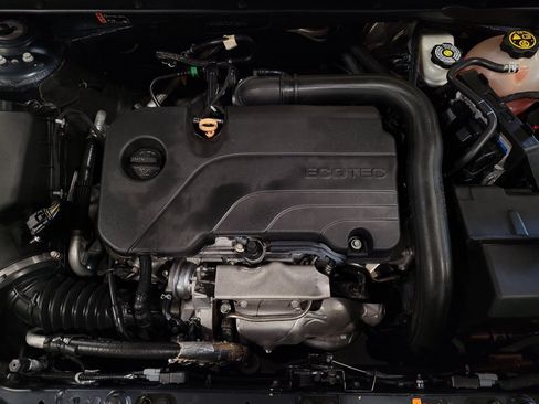 Used 2020 Chevrolet Malibu LT FWD image 30