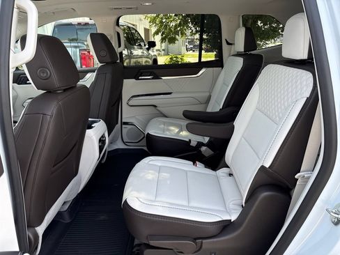 New 2026 GMC Acadia Denali w/ Super Cruise Package AWD/4WD image 39