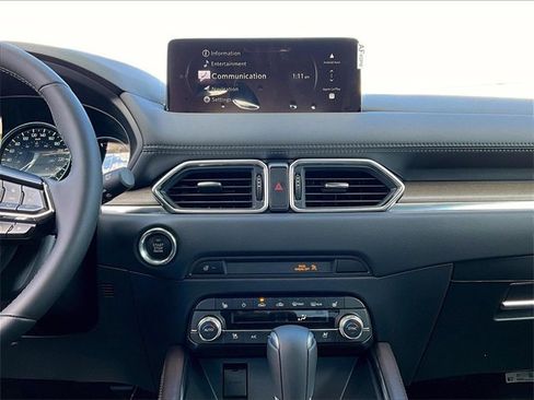 New 2025 MAZDA CX-5 Signature image 11