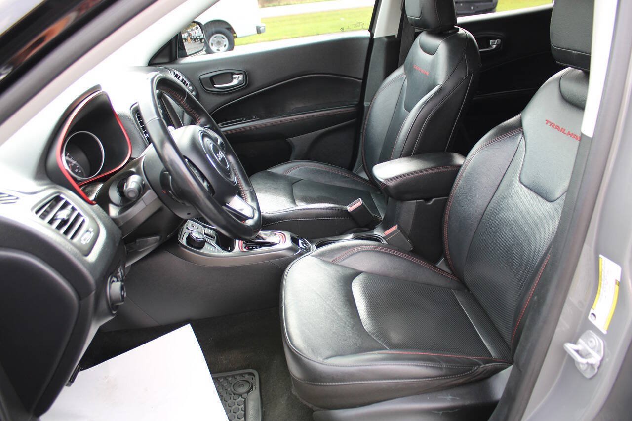 Used 2019 Jeep Compass Trailhawk w/ Leather Interior Group AWD/4WD image 25