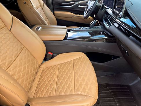 Used 2021 Cadillac Escalade Premium Luxury RWD image 13
