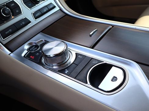 Used 2013 Jaguar XF RWD image 29