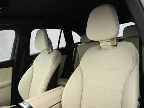 Certified 2025 Mercedes-Benz GLC 300 4MATIC image 9