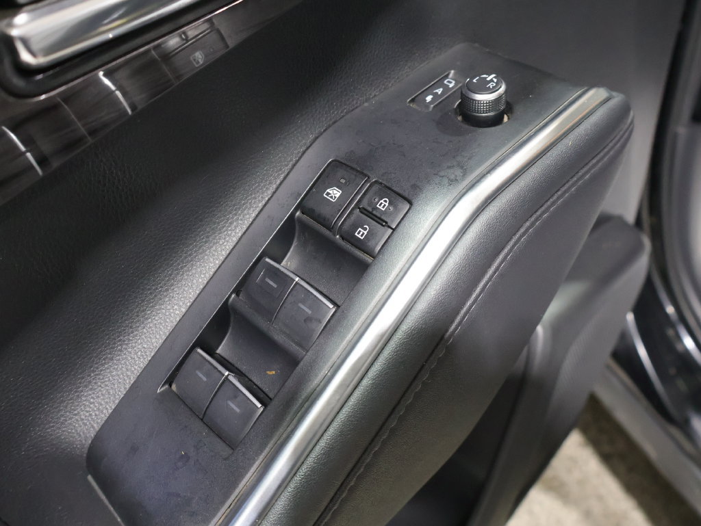 Used 2024 Toyota Highlander Limited AWD/4WD image 14