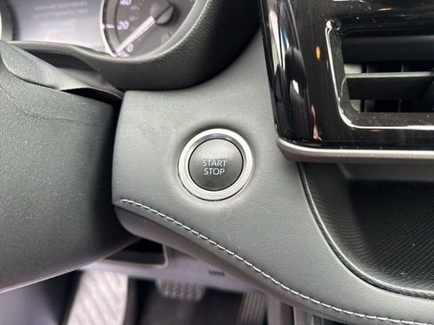 Used 2024 Toyota Highlander LE image 18