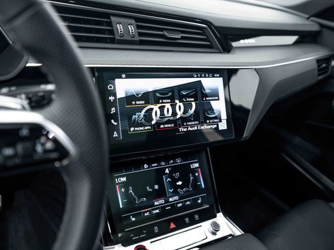 Certified 2024 Audi SQ8 e-tron Premium Plus w/ Black Optic Package AWD/4WD image 12