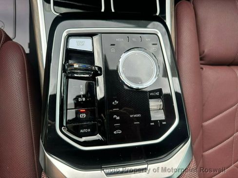 Used 2023 BMW i7 xDrive60 w/ Executive Package 2 image 17