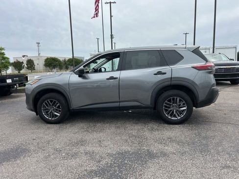 Used 2023 Nissan Rogue S AWD/4WD image 6