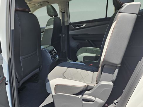 New 2025 Volkswagen Atlas Peak Edition SE image 12