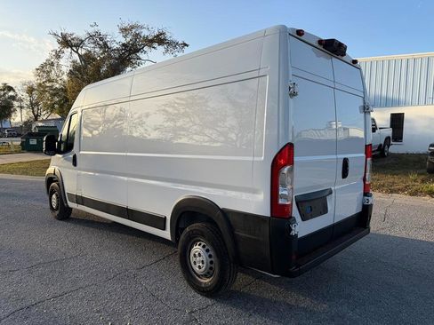 Used 2024 RAM ProMaster 2500 w/ Convenience Group image 4