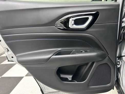 New 2026 Jeep Compass Latitude image 13